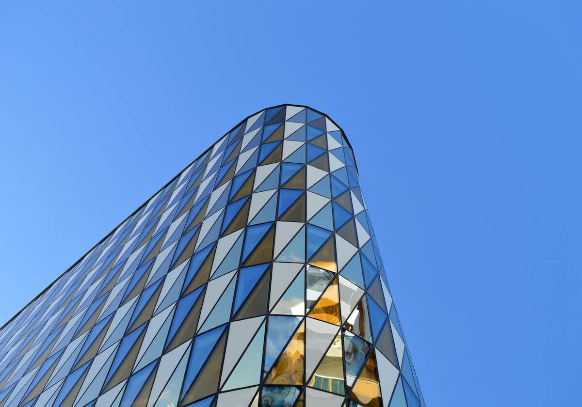 柠檬体育直播-上海一公职人员被查