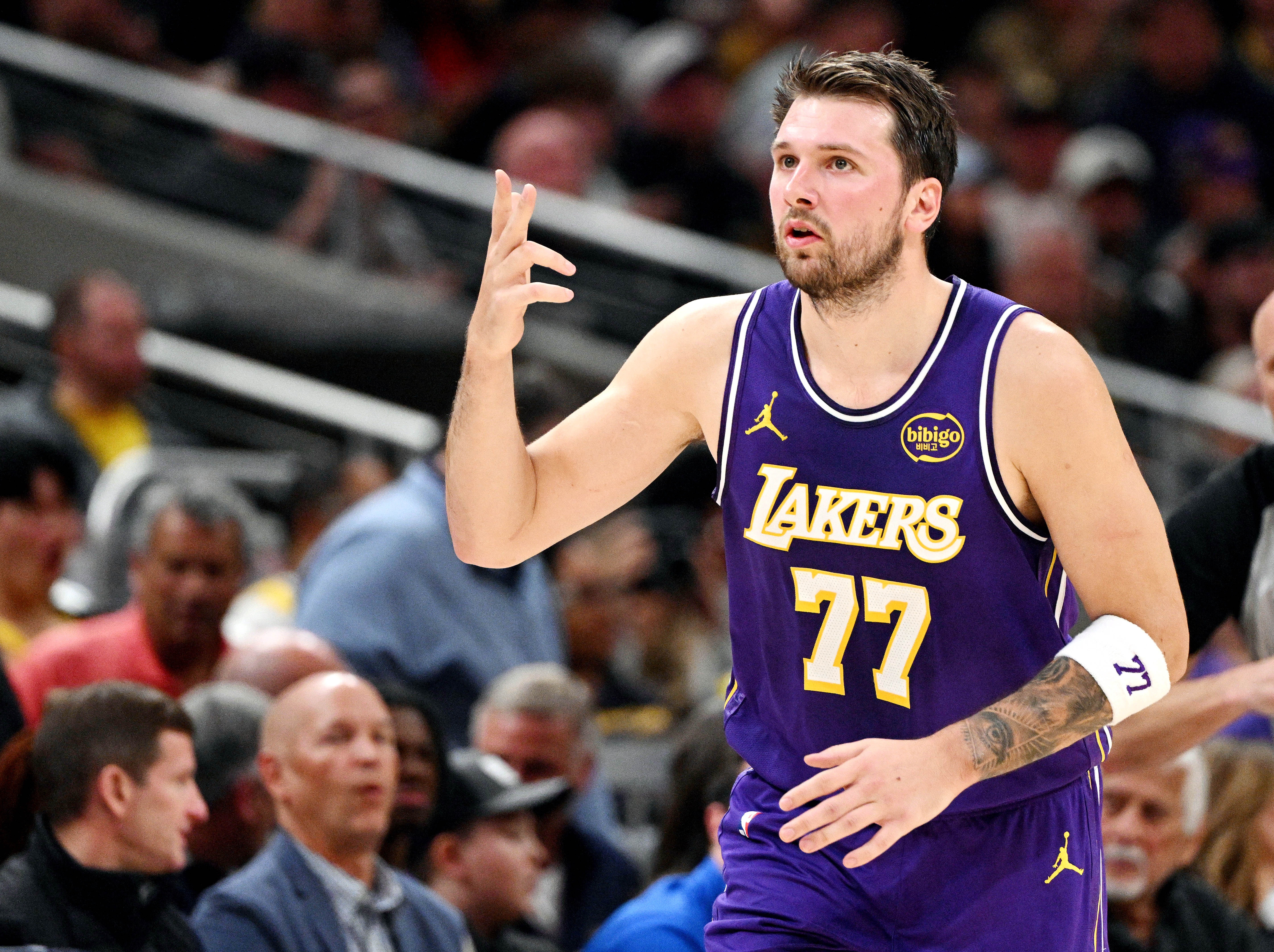 077单月600分排不进前30!一人几乎包揽前11 哈登场均得分进前6