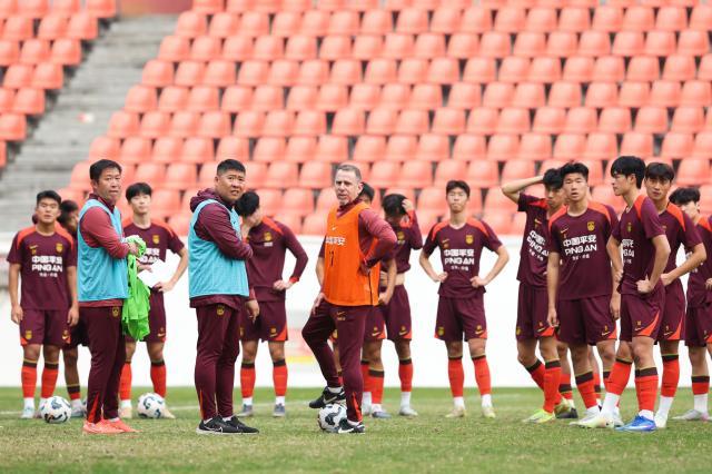 柠檬体育直播-U19国青义乌集结将两战袋鼠 步入战术磨合快车道